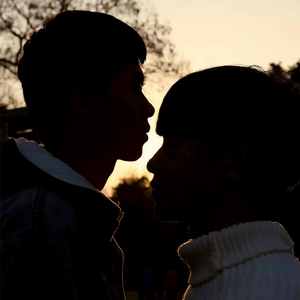 免费的插B爱爱全过程
